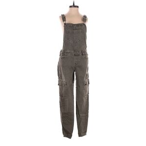 Kendall and Kylie super cute overalls